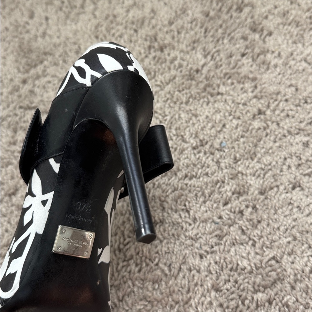 Michael Kors collection black/white heels size 37 1/2 - Picture 12 of 12